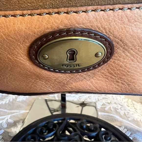 Fossil Leather and Suede Stylish Hobo Bag - Picture 6 of 12